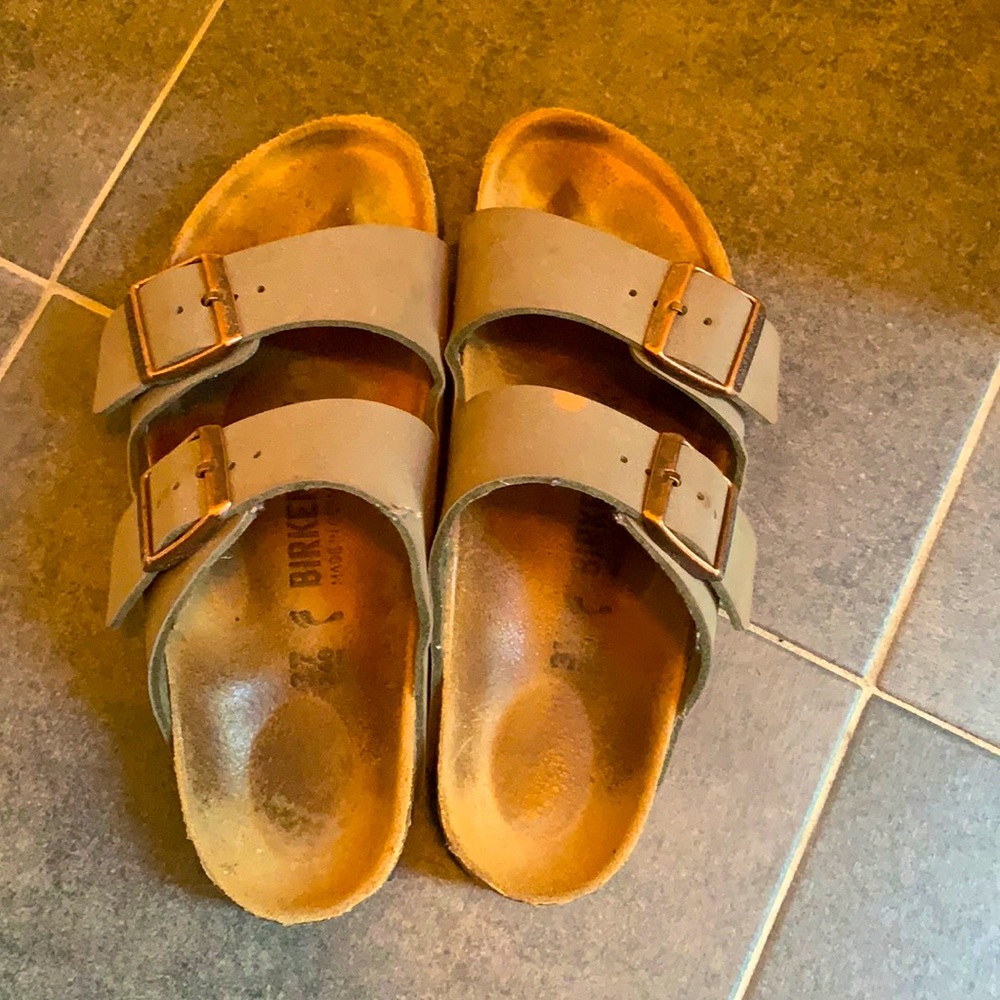 Birkenstock’s size 37